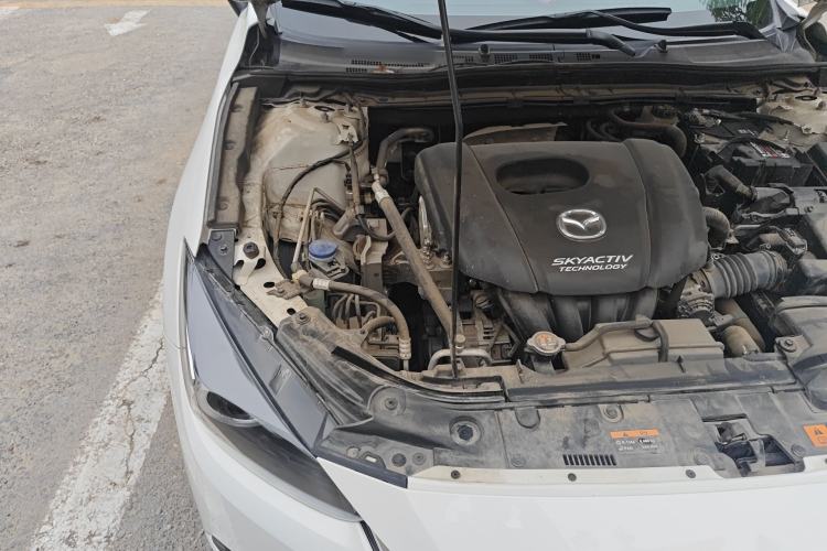 Used Mazda 3 Axela 2017 Sedan 1.5L Automatic Luxury Model Emission Standard China V Engine Bay Right