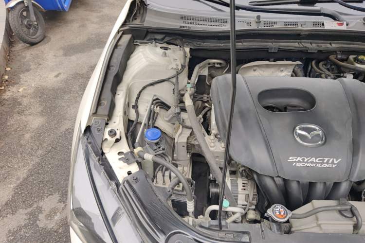 Used Mazda 3 Axela 2017 Sedan 1.5L Automatic Luxury Model Emission Standard China V Engine Bay Right