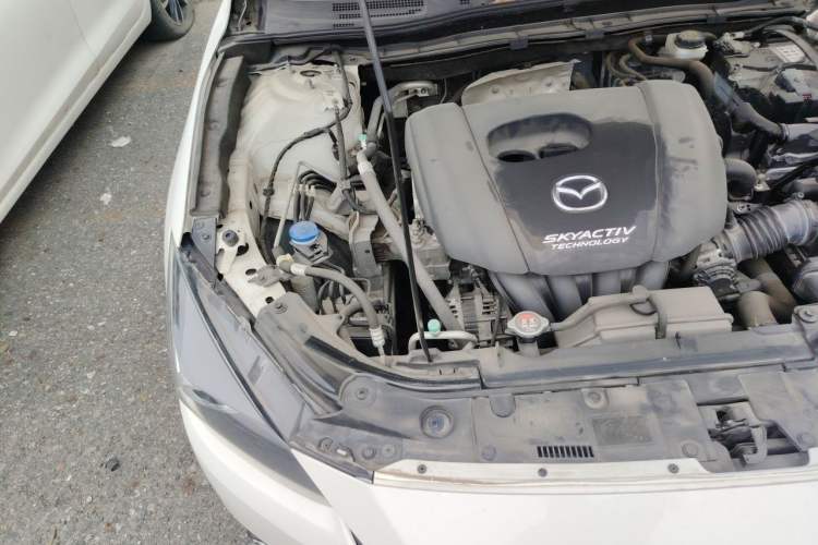 Used Mazda 3 Axela 2017 Sedan 1.5L Automatic Luxury Model Emission Standard China V Engine Bay Right