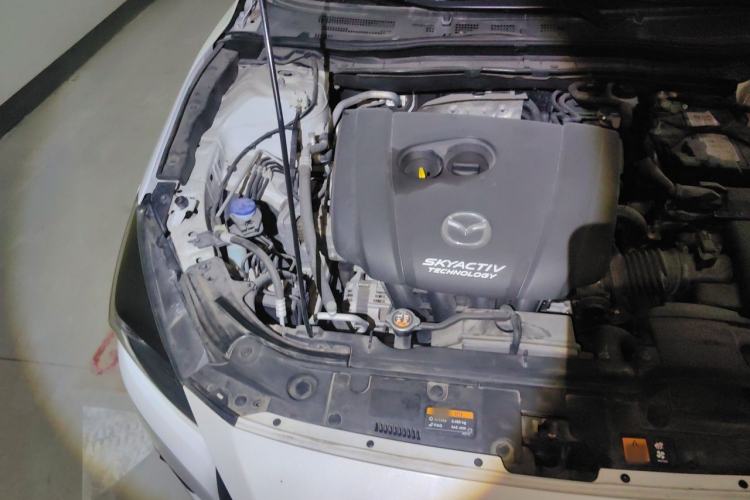 Used Mazda 3 Axela 2017 Sedan 2.0L Automatic Flagship Model China V Standard Engine Bay Right