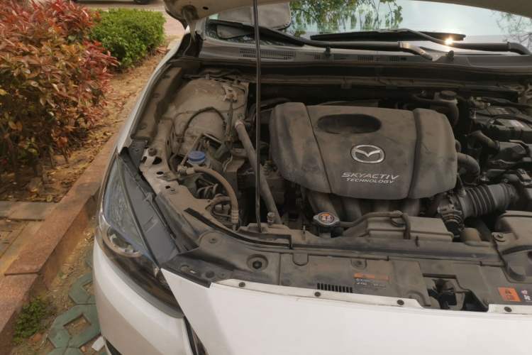 Used Mazda 3 Axela 2017 Sedan 1.5L Automatic Comfort Model Emission Standard China V Engine Bay Right