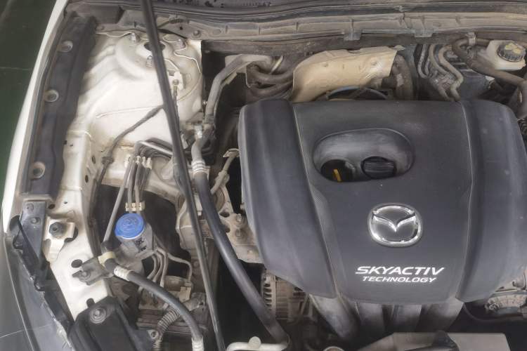 Used Mazda 3 Axela 2017 Sedan 1.5L Automatic Comfort Model Emission Standard China V Engine Bay Right