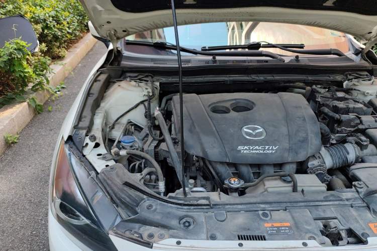 Used Mazda 3 Axela 2017 Hatchback 2.0L Automatic Luxury Model Emission Standard China V Engine Bay Right