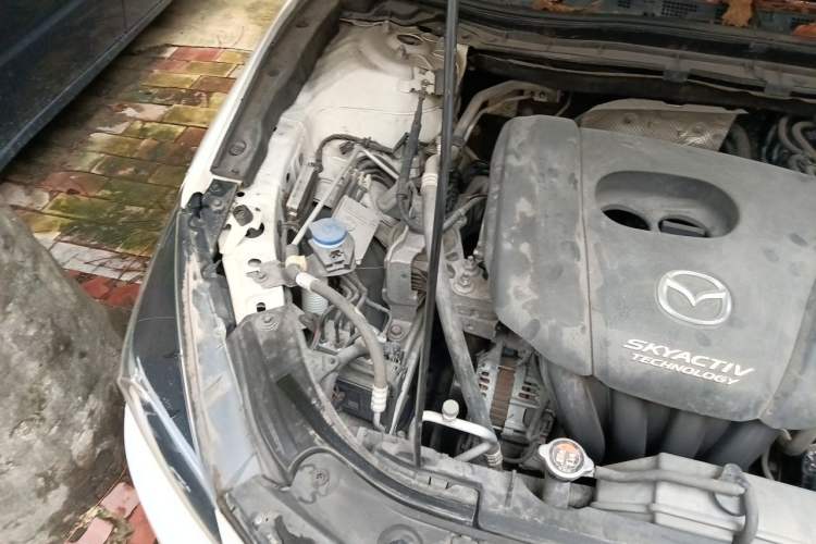 Used Mazda 3 Axela 2017 Sedan 1.5L Automatic Comfort Model China VI Standard Engine Bay Right