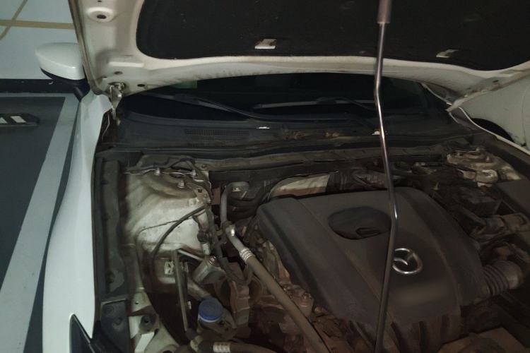 Used Mazda 3 Axela 2017 Sedan 1.5L Automatic Luxury Model Emission Standard China V Engine Bay Right