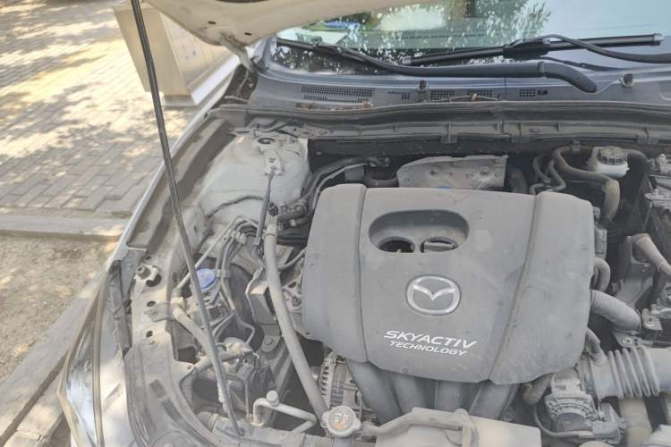 Used Mazda 3 Axela 2017 Sedan 1.5L Automatic Comfort Model Emission Standard China V Engine Bay Right