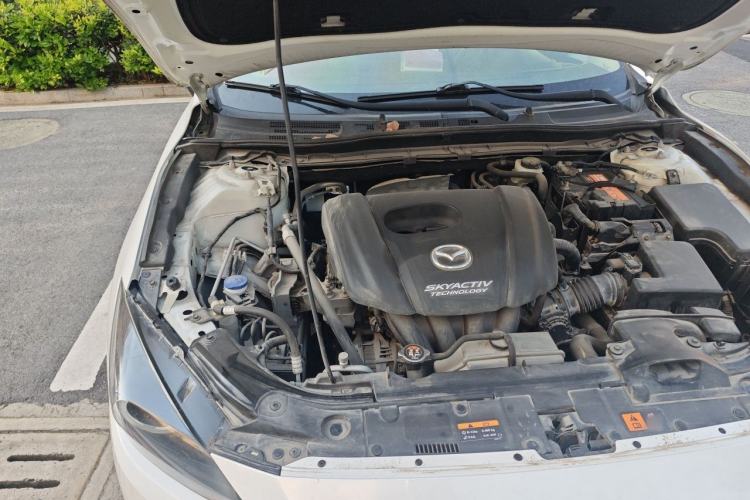 Used Mazda 3 Axela 2017 Sedan 1.5L Automatic Luxury Model Emission Standard China V Engine Bay Right