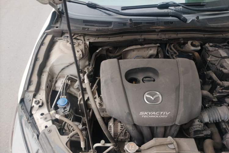Used Mazda 3 Axela 2017 Sedan 1.5L Automatic Luxury Model Emission Standard China V Engine Bay Right