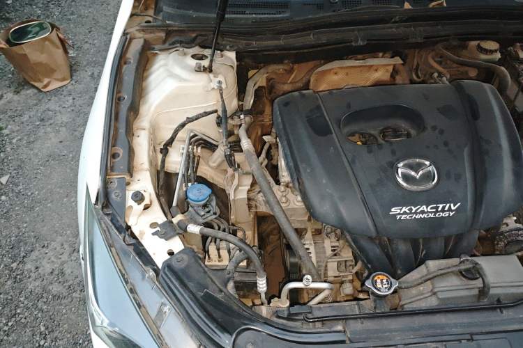 Used Mazda 3 Axela 2017 Sedan 1.5L Manual Comfort Model Emission Standard China V Engine Bay Right