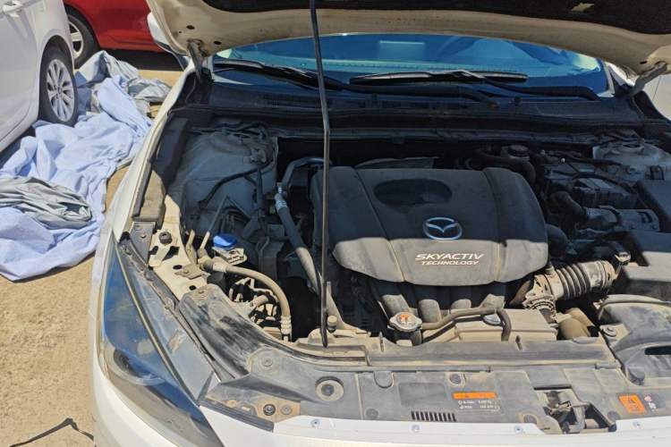 Used Mazda 3 Axela 2017 Sedan 1.5L Automatic Luxury Model Emission Standard China V Engine Bay Right