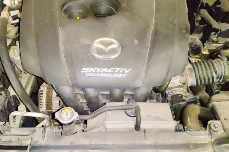 Used Mazda 3 Axela 2017 Hatchback 2.0L Automatic Luxury Model China VI Standard Engine Bay
