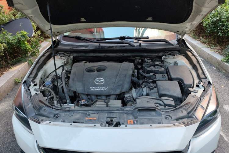Used Mazda 3 Axela 2017 Hatchback 2.0L Automatic Luxury Model Emission Standard China V Engine Bay