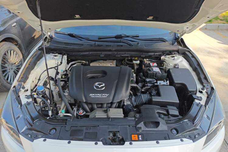 Used Mazda 3 Axela 2017 Sedan 1.5L Automatic Luxury Model Emission Standard China V Engine Bay