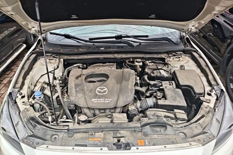 Used Mazda 3 Axela 2017 Hatchback 1.5L Automatic Luxury Model Emission Standard China V Engine Bay