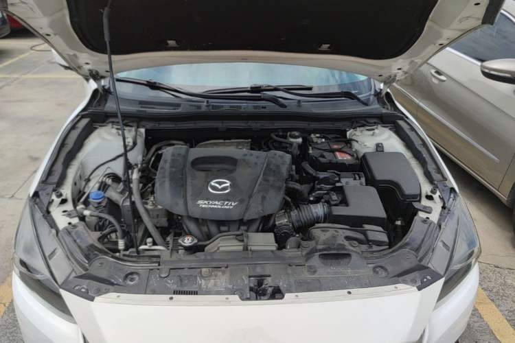 Used Mazda 3 Axela 2017 Hatchback 1.5L Automatic Luxury Model Emission Standard China V Engine Bay