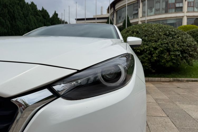 Used Mazda 3 Axela 2017 Sedan 1.5L Automatic Luxury Model Emission Standard China V Exterior 10