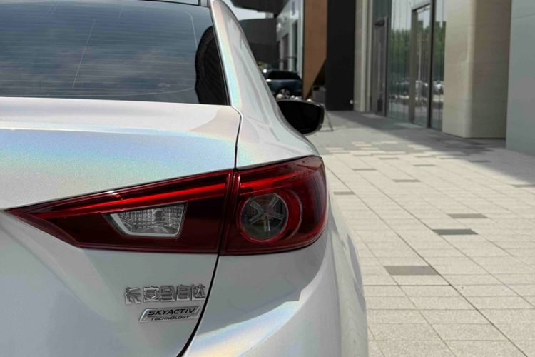 Used Mazda 3 Axela 2017 Sedan 1.5L Automatic Luxury Model Emission Standard China V Exterior 10