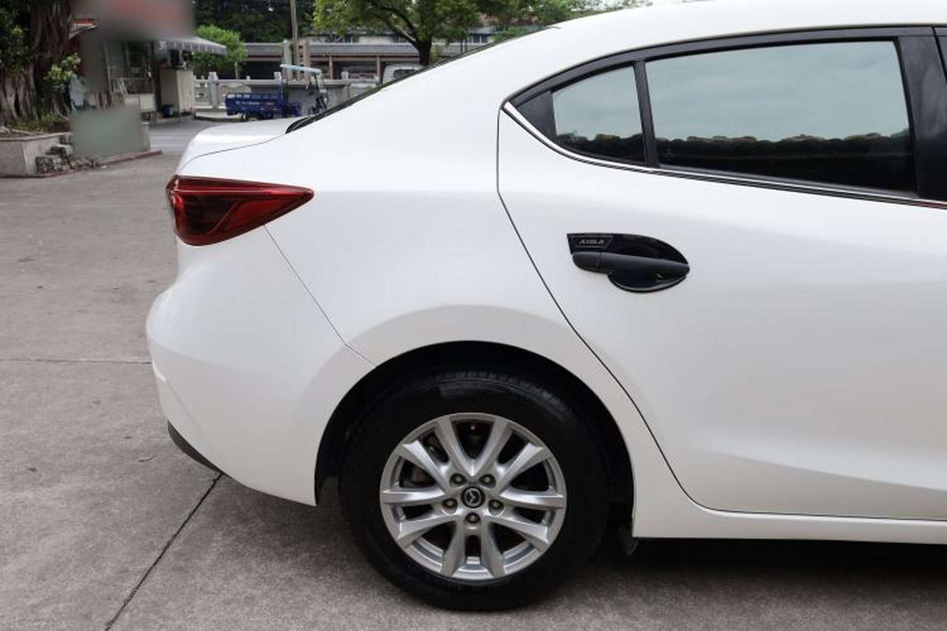 Used Mazda 3 Axela 2017 Sedan 1.5L Automatic Luxury Model China VI Standard Exterior 11