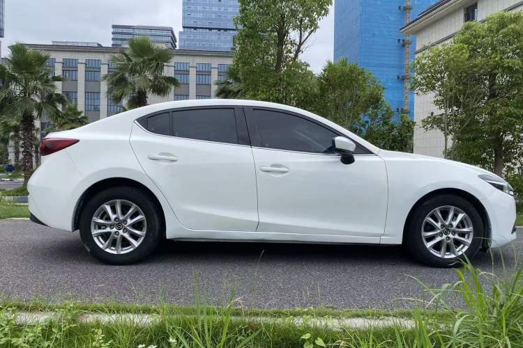 Used Mazda 3 Axela 2017 Sedan 1.5L Automatic Luxury Model Emission Standard China V Exterior 11
