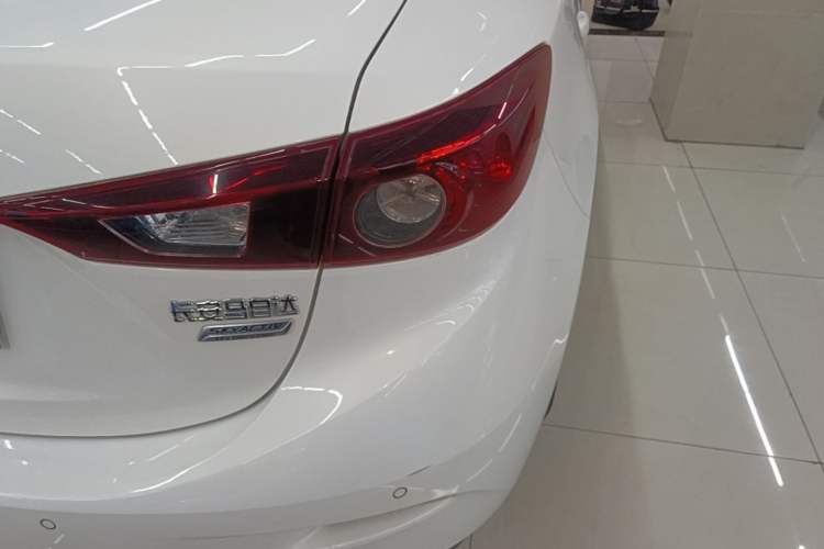 Used Mazda 3 Axela 2017 Sedan 1.5L Automatic Comfort Model Emission Standard China V Exterior 3