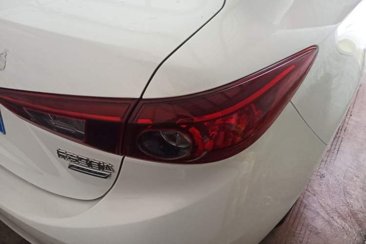 Used Mazda 3 Axela 2017 Sedan 1.5L Automatic Comfort Model Emission Standard China V Exterior 3