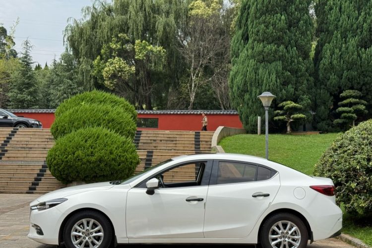 Used Mazda 3 Axela 2017 Sedan 1.5L Automatic Luxury Model Emission Standard China V Exterior 3