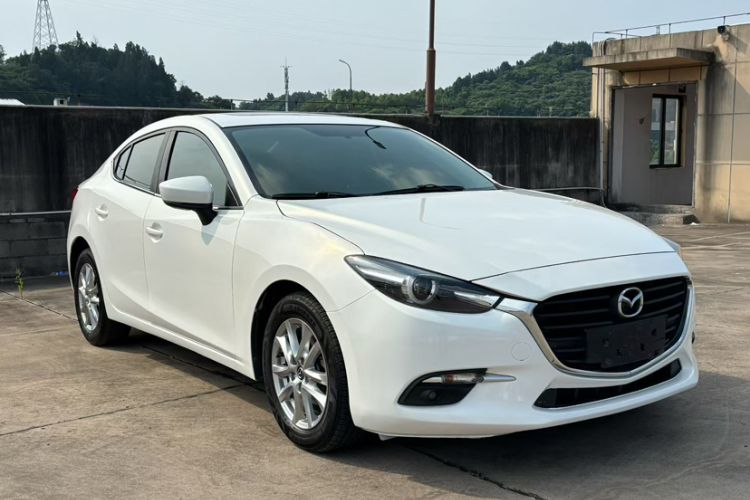Used Mazda 3 Axela 2017 Sedan 1.5L Automatic Luxury Model Emission Standard China V Exterior 3