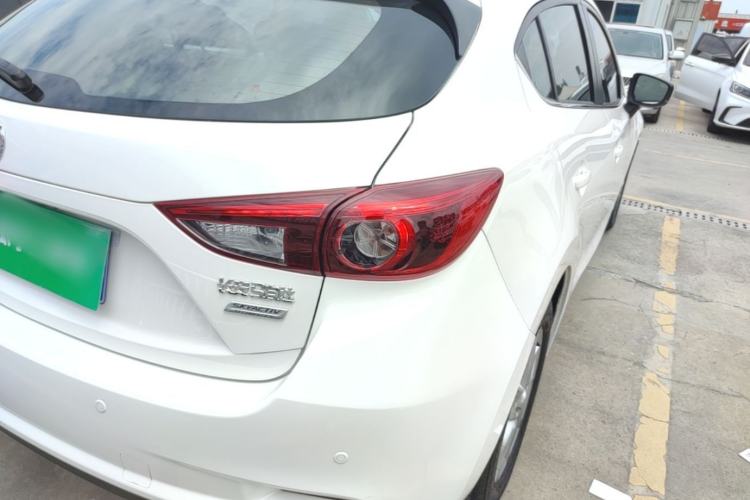 Used Mazda 3 Axela 2017 Hatchback 1.5L Automatic Luxury Model Emission Standard China V Exterior 3