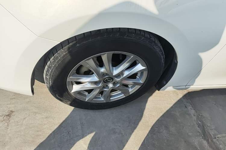 Used Mazda 3 Axela 2017 Sedan 1.5L Automatic Comfort Model Emission Standard China V Exterior 4