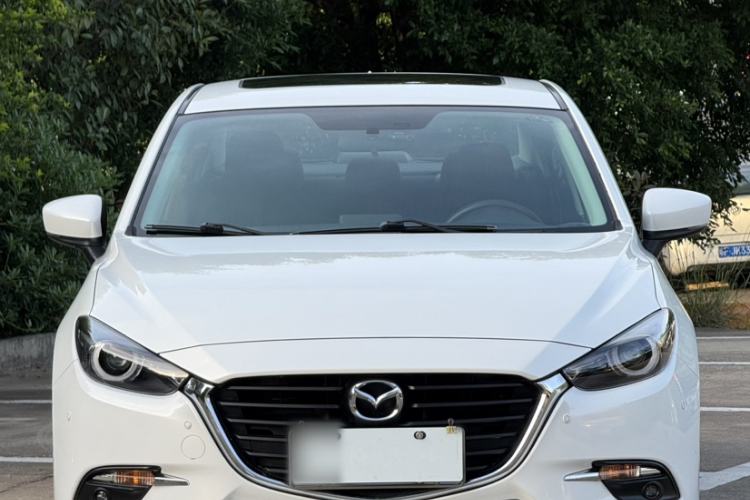 Used Mazda 3 Axela 2017 Sedan 1.5L Automatic Luxury Model Emission Standard China V Exterior 4
