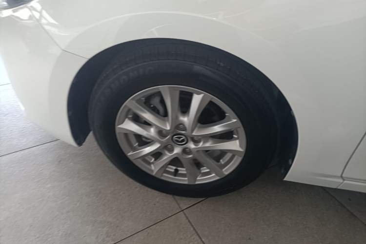 Used Mazda 3 Axela 2017 Sedan 1.5L Automatic Comfort Model Emission Standard China V Exterior 4
