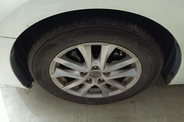 Used Mazda 3 Axela 2017 Sedan 1.5L Automatic Comfort Model Emission Standard China V Exterior 4