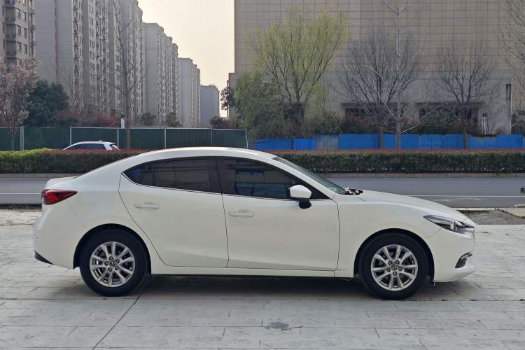 Used Mazda 3 Axela 2017 Sedan 1.5L Automatic Comfort Model Emission Standard China V Exterior 4