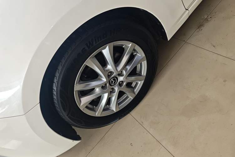 Used Mazda 3 Axela 2017 Sedan 1.5L Manual Comfort Model Emission Standard China V Exterior 4