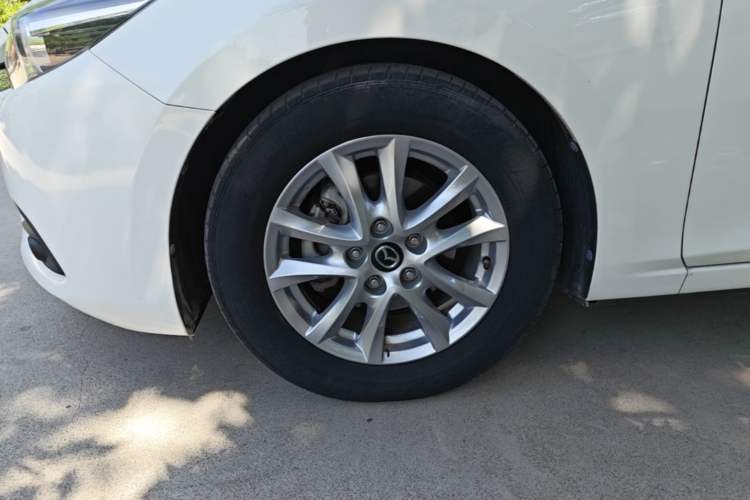 Used Mazda 3 Axela 2017 Sedan 1.5L Automatic Luxury Model Emission Standard China V Exterior 4