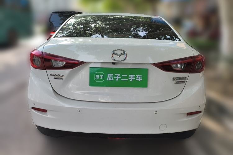 Used Mazda 3 Axela 2017 Sedan 1.5L Automatic Luxury Model Emission Standard China V Exterior 4