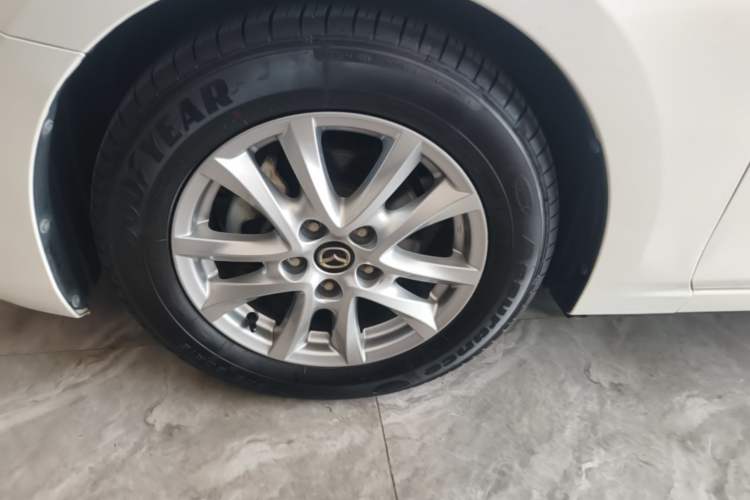Used Mazda 3 Axela 2017 Sedan 1.5L Automatic Comfort Model Emission Standard China V Exterior 4
