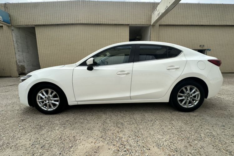 Used Mazda 3 Axela 2017 Sedan 1.5L Automatic Luxury Model Emission Standard China V Exterior 4