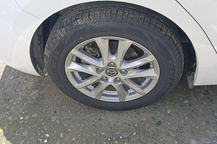 Used Mazda 3 Axela 2017 Hatchback 1.5L Automatic Luxury Model Emission Standard China V Exterior 5