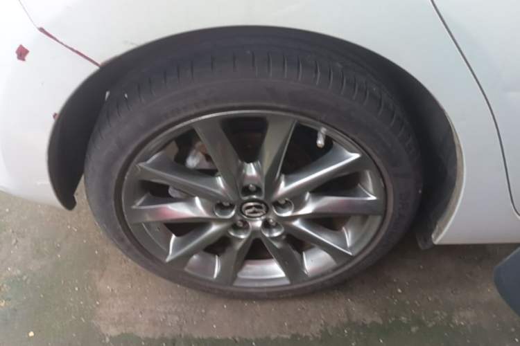 Used Mazda 3 Axela 2017 Hatchback 2.0L Automatic Sport Model China V Emission Standard Exterior 5