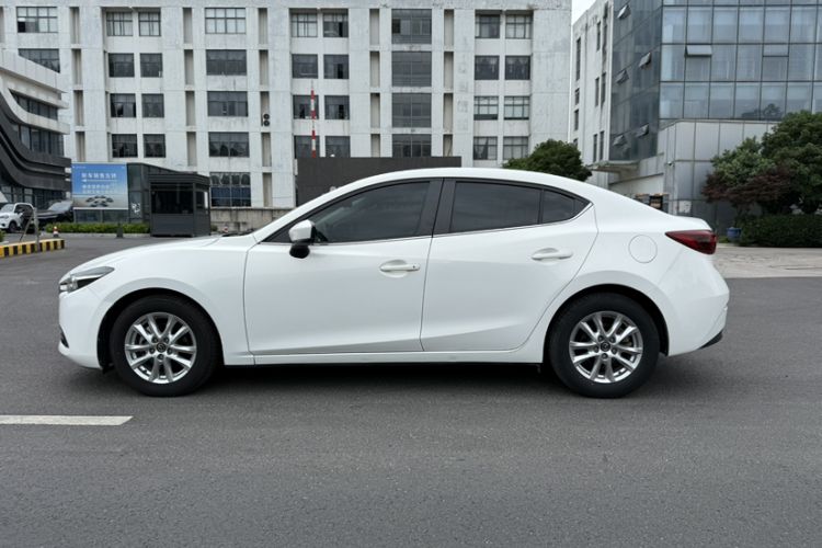 Used Mazda 3 Axela 2017 Sedan 1.5L Automatic Luxury Model Emission Standard China V Exterior 5