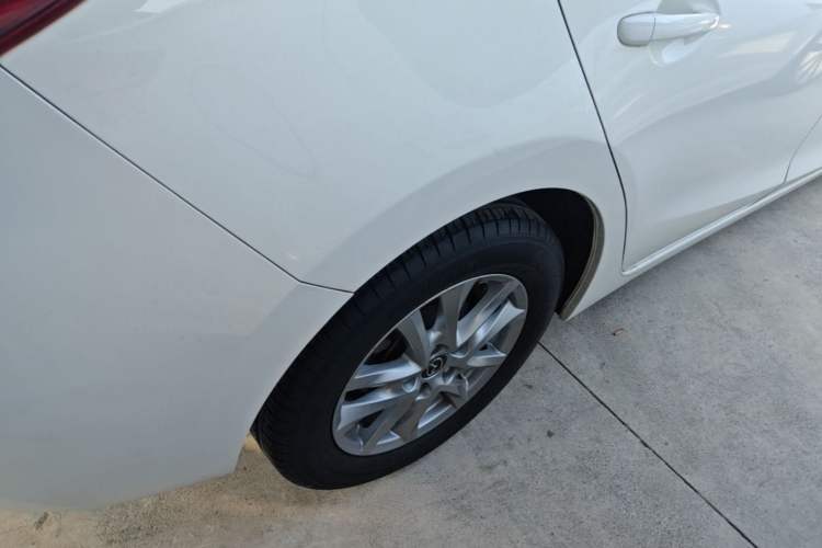 Used Mazda 3 Axela 2017 Sedan 1.5L Automatic Comfort Model Emission Standard China V Exterior 5