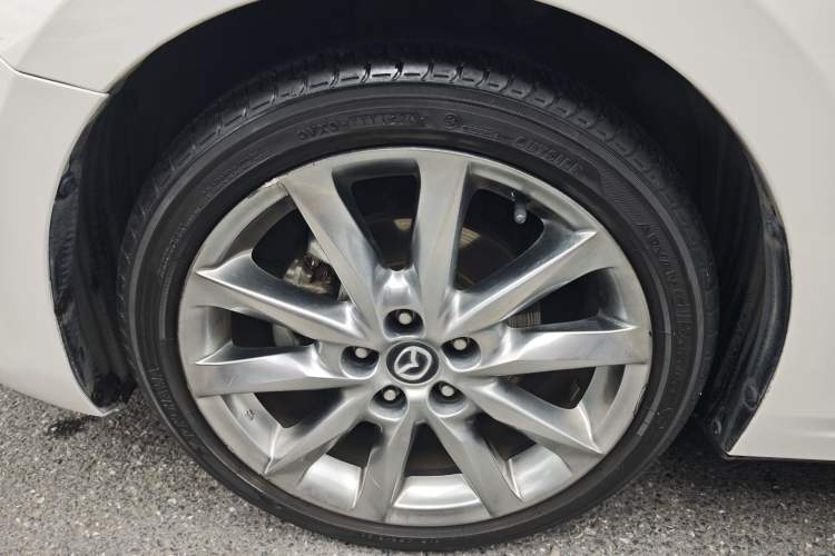 Used Mazda 3 Axela 2017 Hatchback 2.0L Automatic Luxury Model Emission Standard China V Exterior 5
