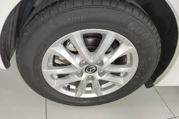 Used Mazda 3 Axela 2017 Sedan 1.5L Automatic Luxury Model Emission Standard China V Exterior 5