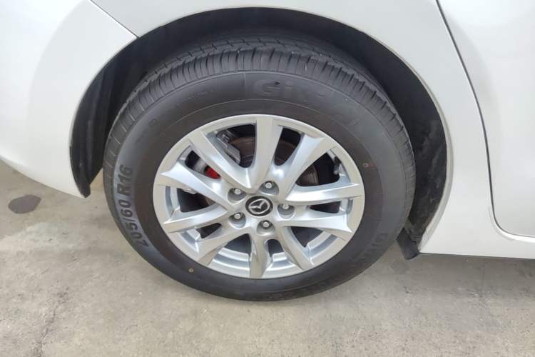 Used Mazda 3 Axela 2017 Hatchback 1.5L Automatic Luxury Model Emission Standard China V Exterior 5