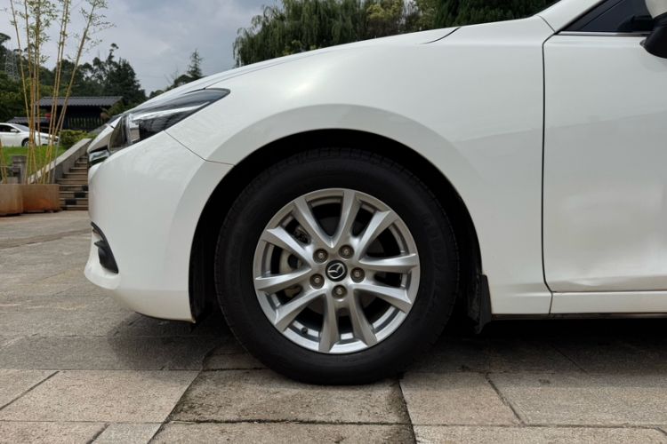 Used Mazda 3 Axela 2017 Sedan 1.5L Automatic Luxury Model Emission Standard China V Exterior 9