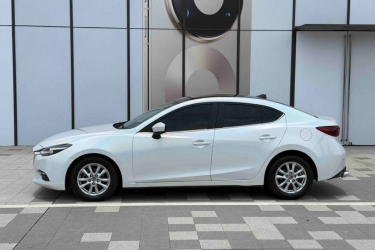 Used Mazda 3 Axela 2017 Sedan 1.5L Automatic Luxury Model Emission Standard China V Exterior 9