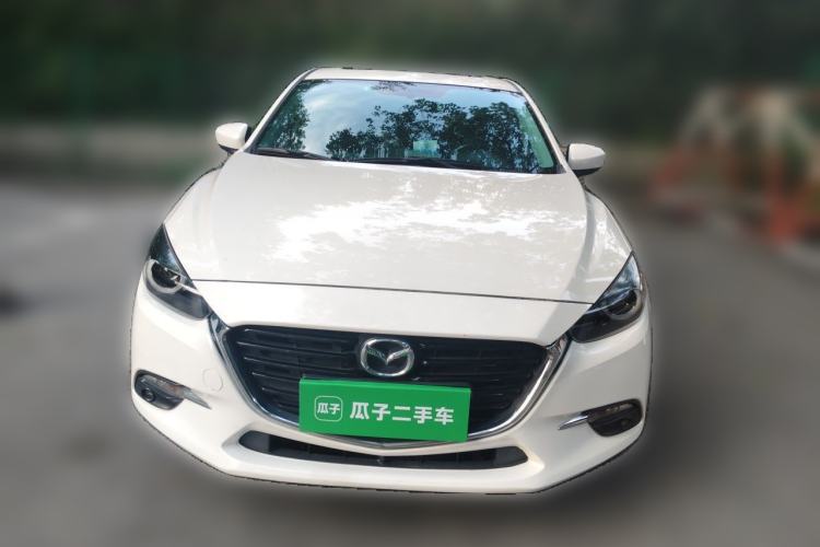 Used Mazda 3 Axela 2017 Hatchback 2.0L Automatic Luxury Model China VI Standard Front