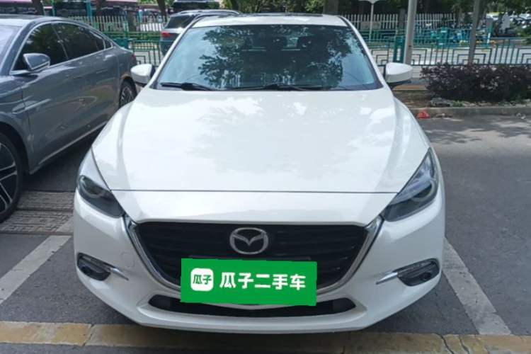 Used Mazda 3 Axela 2017 Hatchback 2.0L Automatic Sport Model China V Emission Standard Front