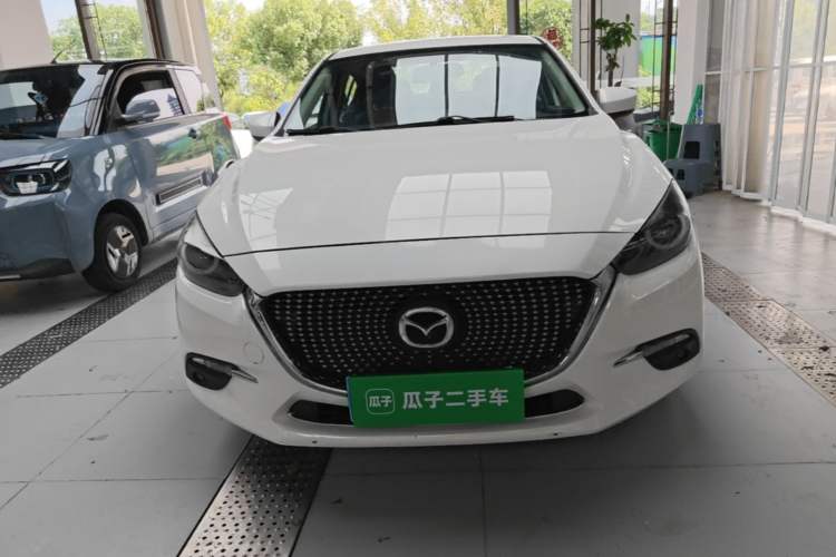 Used Mazda 3 Axela 2017 Sedan 1.5L Automatic Luxury Model Emission Standard China V Front
